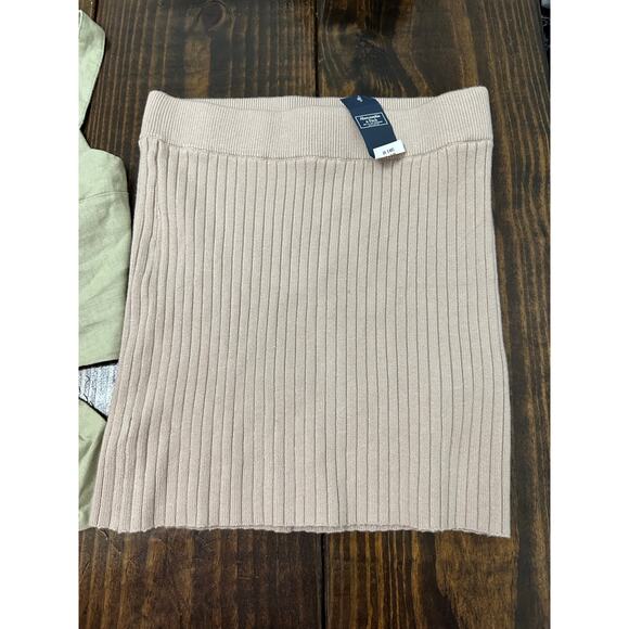 Abercrombie & fitch bundle XS NEW WIT TAGS - Picture 2 of 5